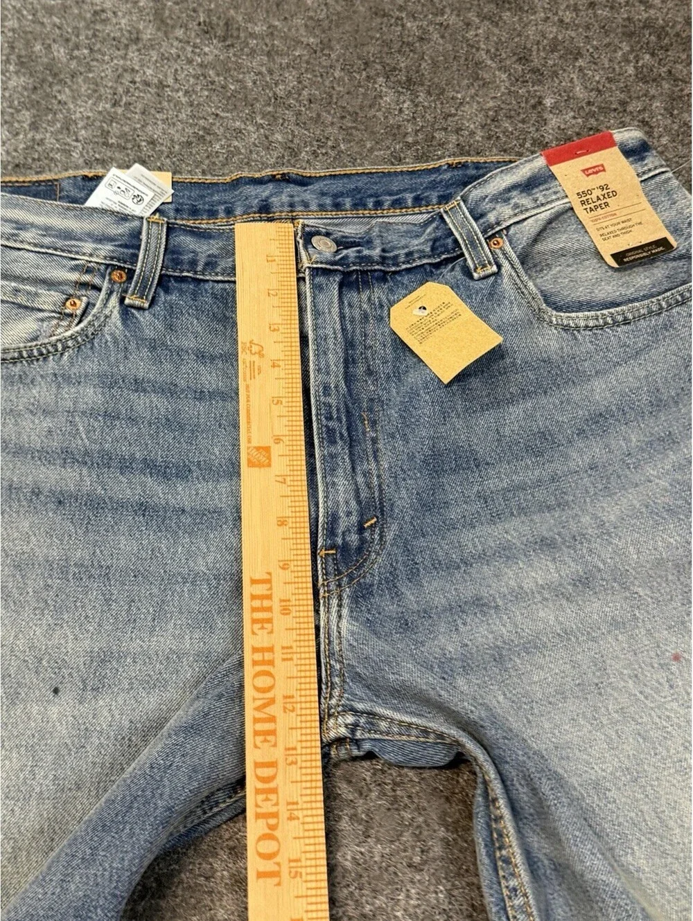 Levis 550 92 Relaxed Taper Jeans Mens 38x30 Distressed Paint NWT A3418-0010